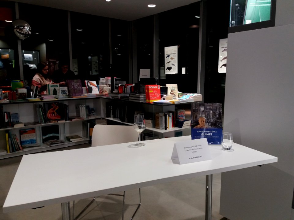 Lyon 2e - Musée des Confluences - 5e anniversaire, table de dédicace d'Hubert Guimet
