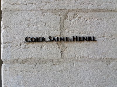 Lyon 2e - Hôtel-Dieu, cour Saint-Henri, plaque