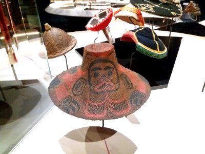 Lyon 2e - Musée des Confluences - Le monde en tête, la donation Antoine de Galbert (2019) - Chapeau, population haïda