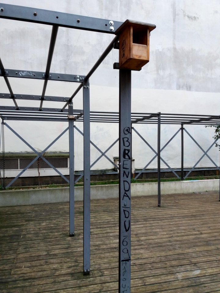 Lyon 1er - Square de l'Abbé Rozier, abris pour oiseaux