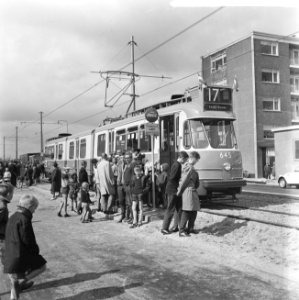 Lijn 17 rijdt door Osdorp, Bestanddeelnr 914-2807