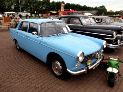 Ligth blue Peugeot 404, Dutch licence registration DL-56-15 p2