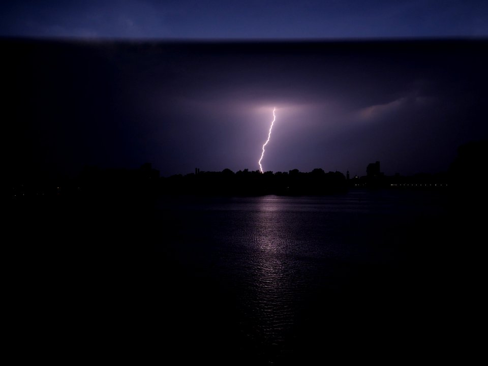 Lightning at thunderstorm from Spandauer-See-Brücke 219