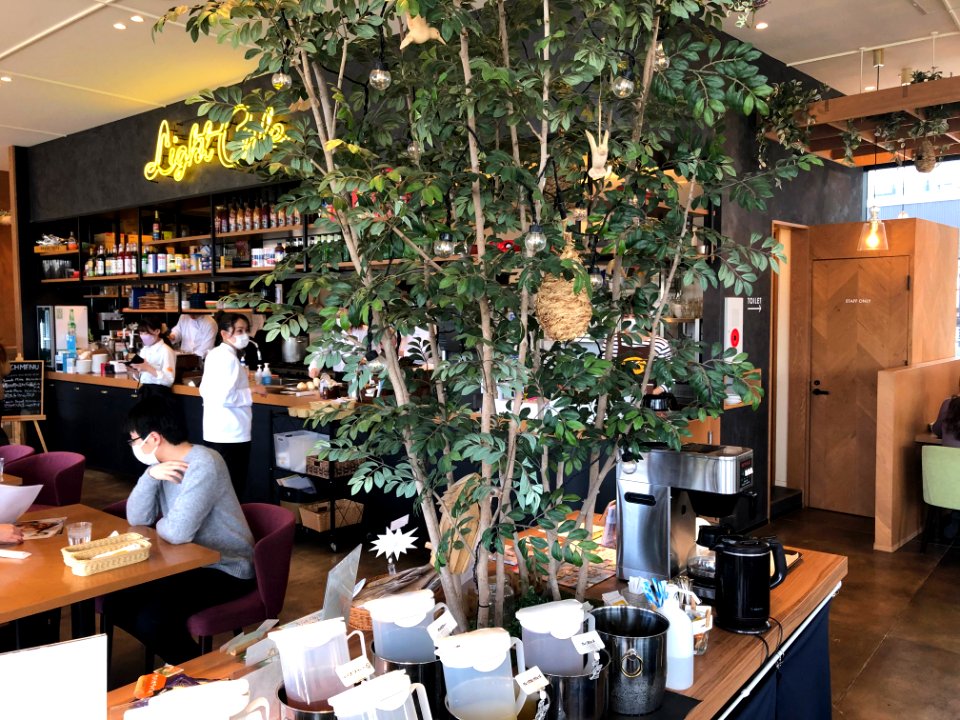Light-Cafe-Riverside-Garden-1