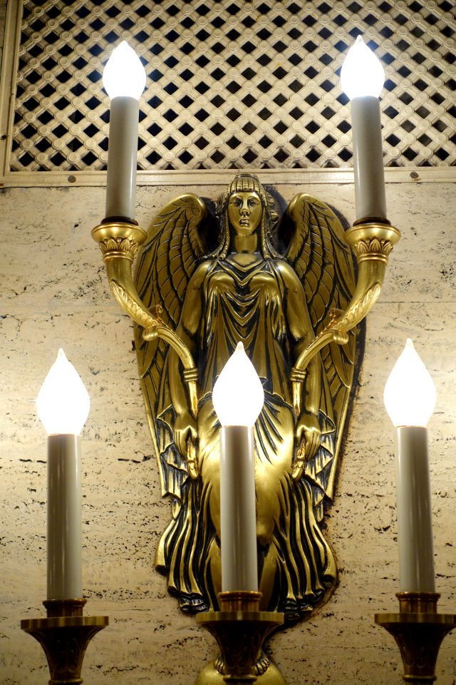 Lighting fixture - Palmer House Hilton Hotel - Chicago, Illinois, USA - DSC06287