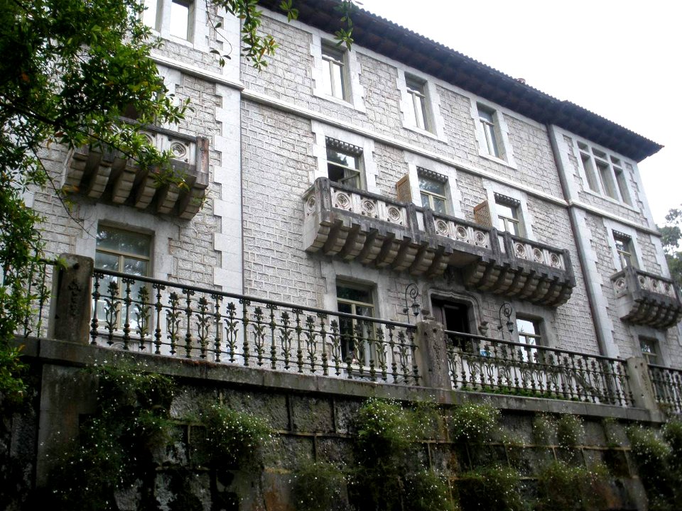 Limpias - Parador Nacional (Palacio de Eguilior) 2