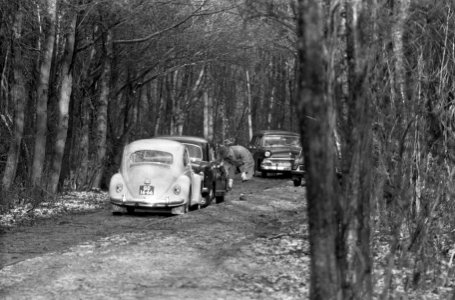 Lijk van Colombo in Amsterdamse Bos gevonden Wagen met aanhangwagen op de plaat, Bestanddeelnr 913-2644