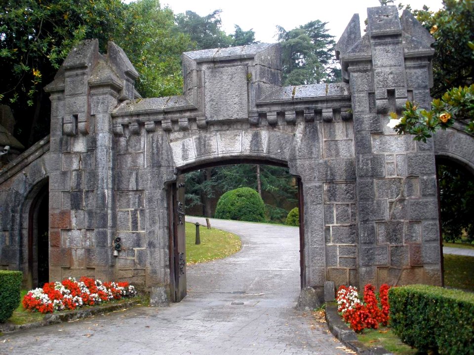 Limpias - Parador Nacional (Palacio de Eguilior) 1
