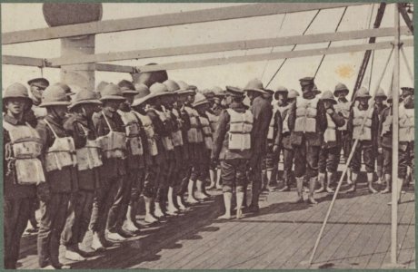 Lifeboat drill on a troopship., Bestanddeelnr 158-1816