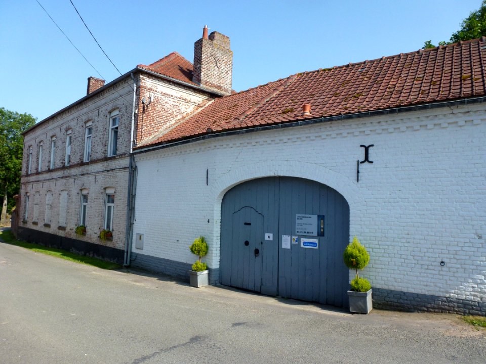Liettres (Pas-de-Calais, Fr) ancien relais de poste, coté rue