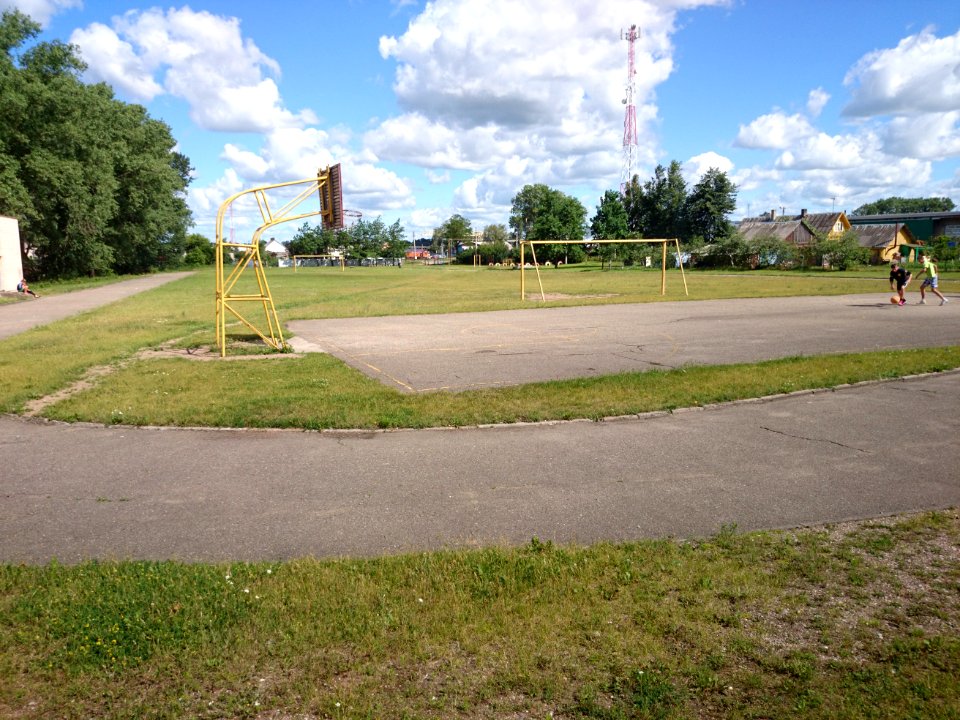 Lietavos pagrindinė mokykla (stadion)