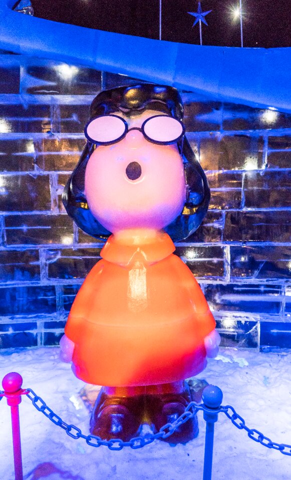 Charlie brown characters lucy christmas