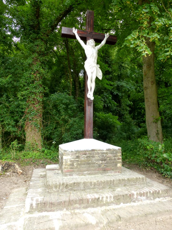 Liettres (Pas-de-Calais) croix de chemin