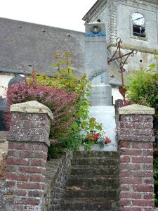 Liettres (Pas-de-Calais) monument aux morts