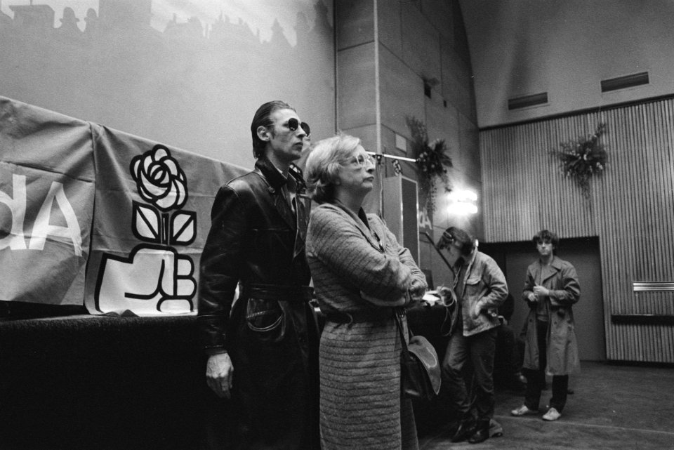 Liesbeth den Uyl belet Mike von Bibikov het onderbreken van Joop den Uyl, Bestanddeelnr 932-3695