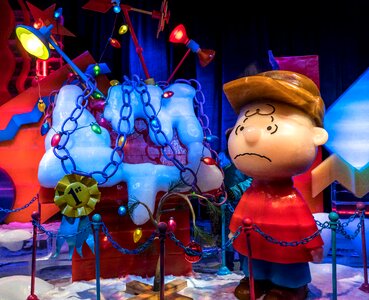 Charlie brown characters froze dog house christmas photo
