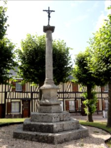 Limésy (Seine-Mar.) croix du cimetière