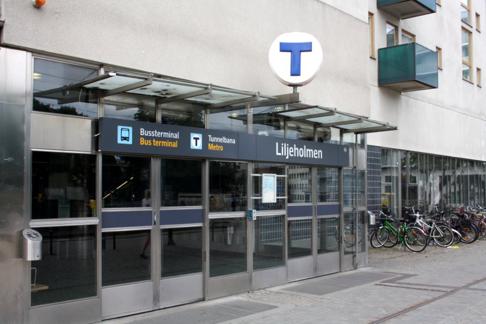 Liljeholmen tunnelbanan juli 2016 - bild 1