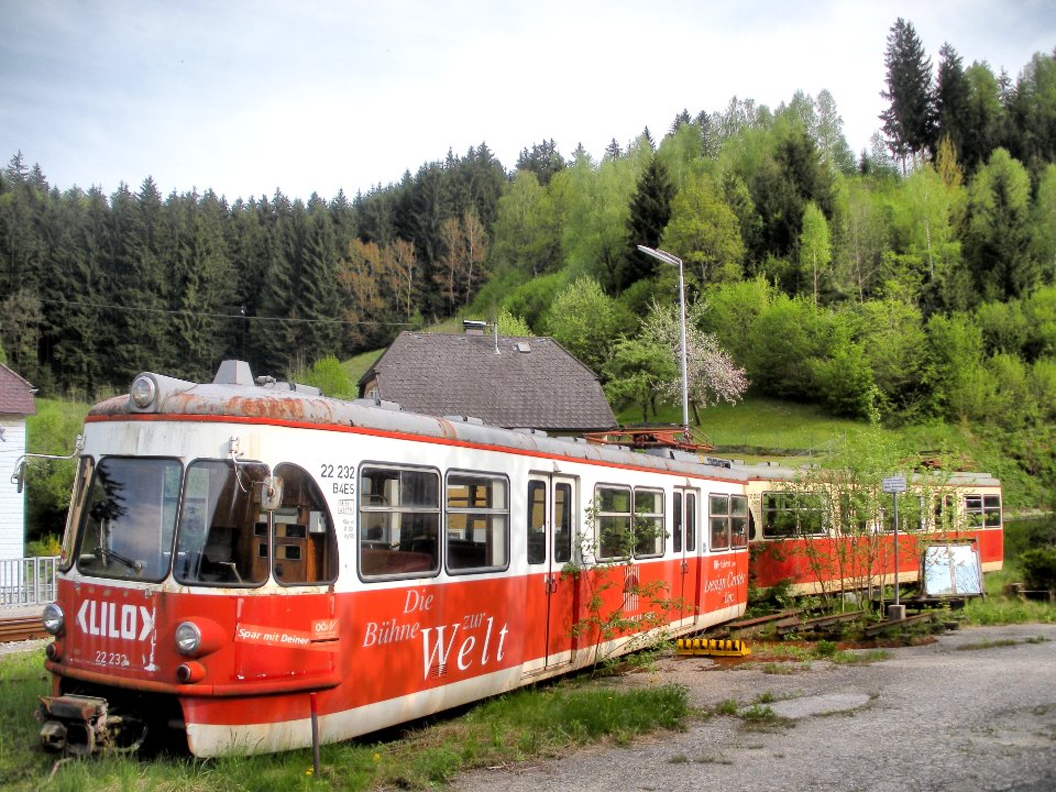 LILO-ES22232-Garnitur-Bahnhof-Neufelden