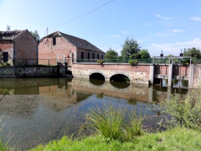 Liessies (Nord, Fr) pont et moulin Helpe Majeure