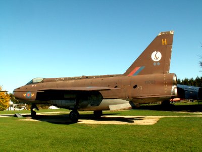 Lightning XN782