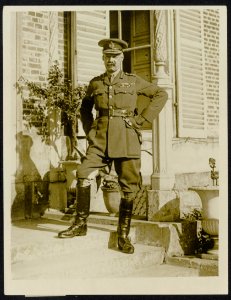 Lieut-general sir Henry Rawlinson, the gallant commander of one of our armies no, Bestanddeelnr 158-0904