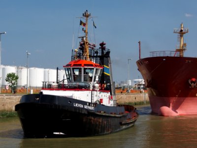 Lieven Gevaert (tugboat, 1995) - IMO 9120140, Leopoldlock, Port of Antwerp, pic1
