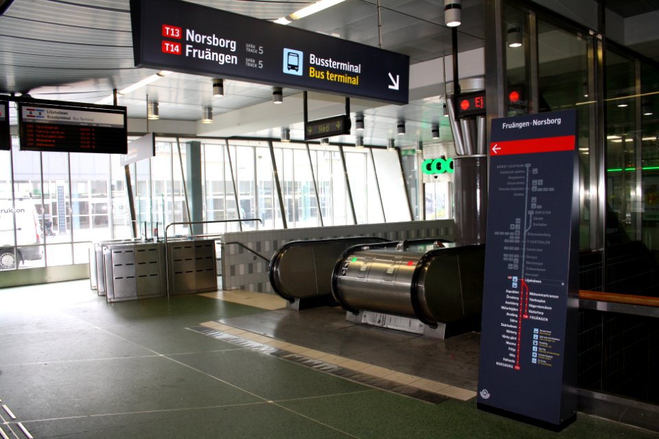 Liljeholmen tunnelbanan juli 2016 - bild 3