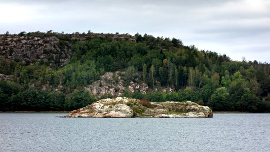 Lilla Välsten island in the middle of Brofjorden photo