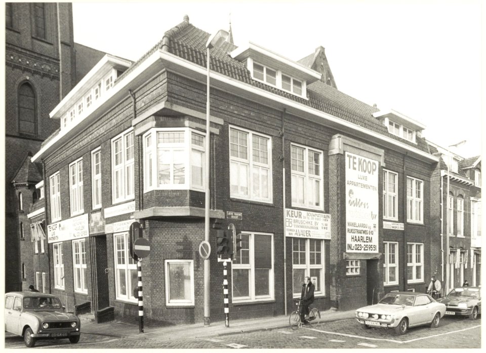 Lieve Vrouwe Gracht, hoek Spaarne