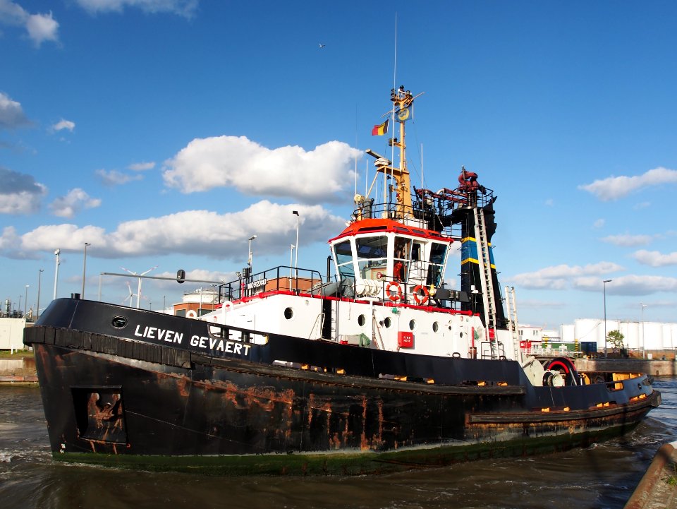 Lieven Gevaert (tugboat, 1995) - IMO 9120140, Leopoldlock, Port of Antwerp, pic6