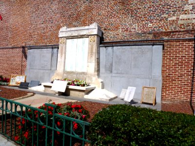 Lillers (Pas-de-Calais) monument aux morts