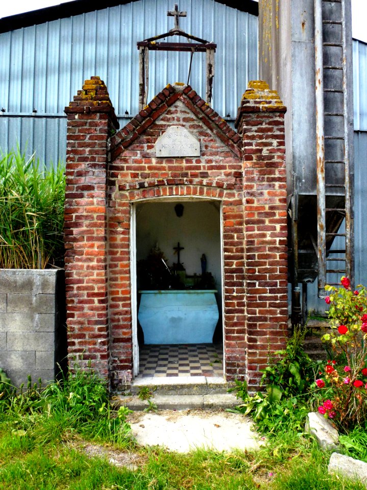 Lillers (Pas-de-Calais) Chapelle N.D.de Miséricorde à Cantrainne