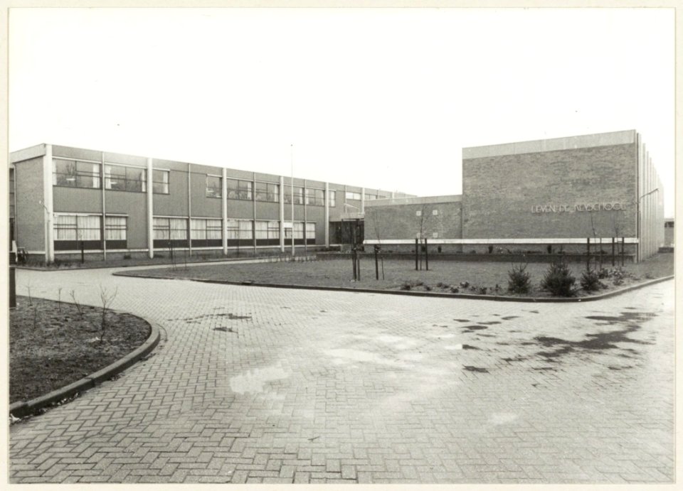 Lieven de Keyschool (voor lager individueel technisch onderwijs) Korte Verspronckweg 7, NL-HlmNHA 54004834