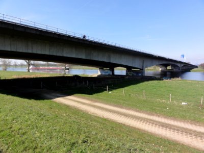 Linden (Cuijk, N-Br) - Heumen (Gld) bridge of A73 over Meuse river