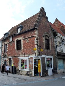Lillers (Pas-de-Calais) maison de l'argentier PA00108335, angle