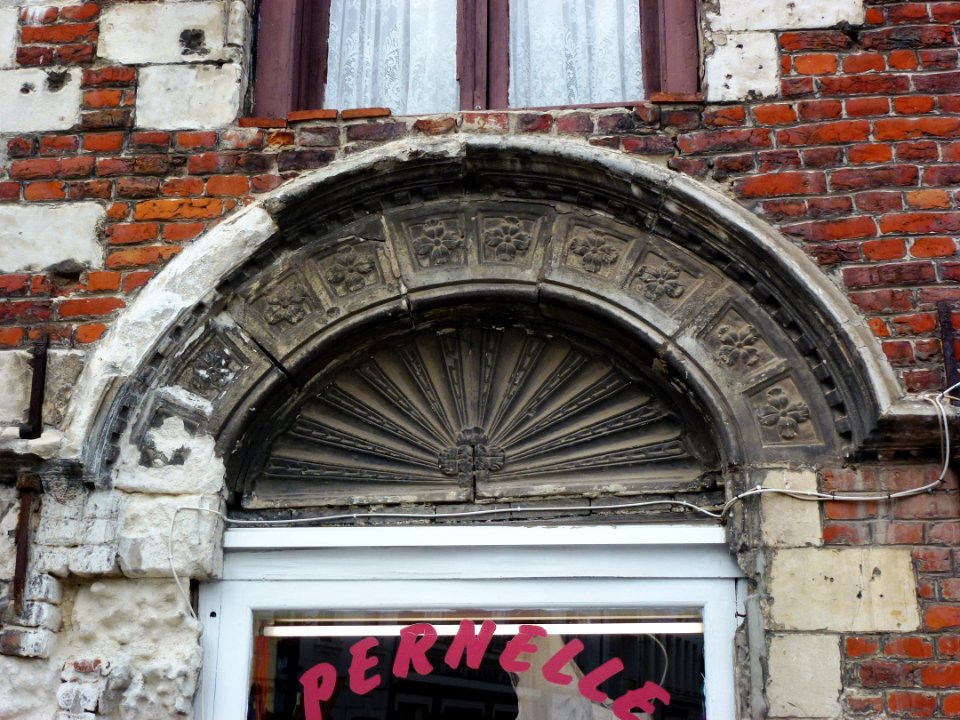 Lillers (Pas-de-Calais) maison de l'argentier PA00108335, decoration porte