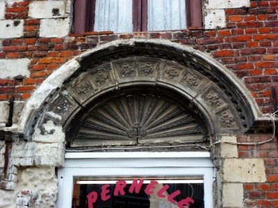 Lillers (Pas-de-Calais) maison de l'argentier PA00108335, decoration porte