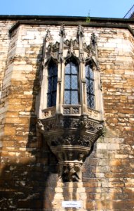 Lincoln Castle oriel window photo