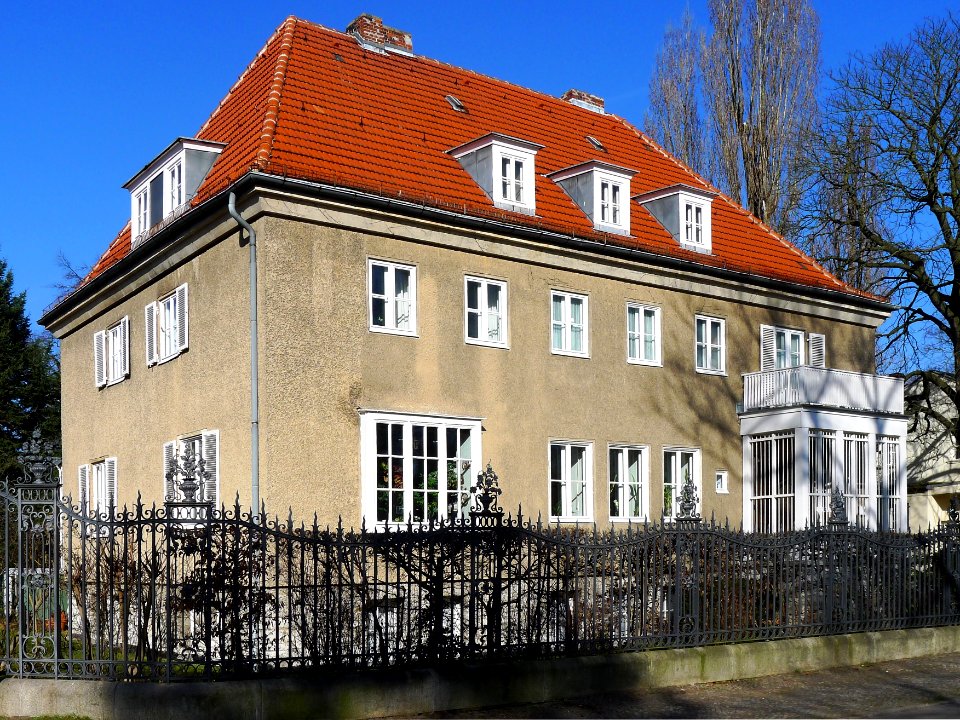 Lindenallee 8 (Berlin-Westend)
