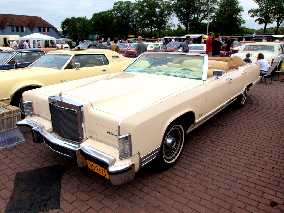 Lincoln Continental (1979) 95-TJ-FJ p1