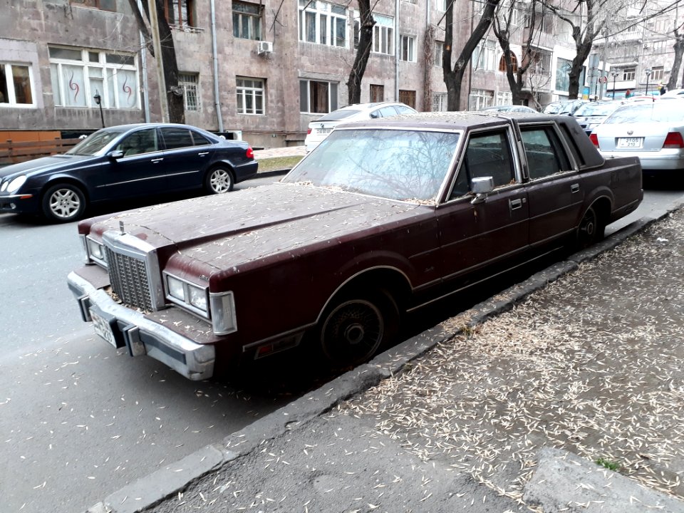 Lincoln car Yerevan
