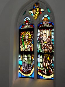 Linden (Cuijk) Sint Lambertuskerk glasraam H.Johannes Nepomucenus + Verloren zoon
