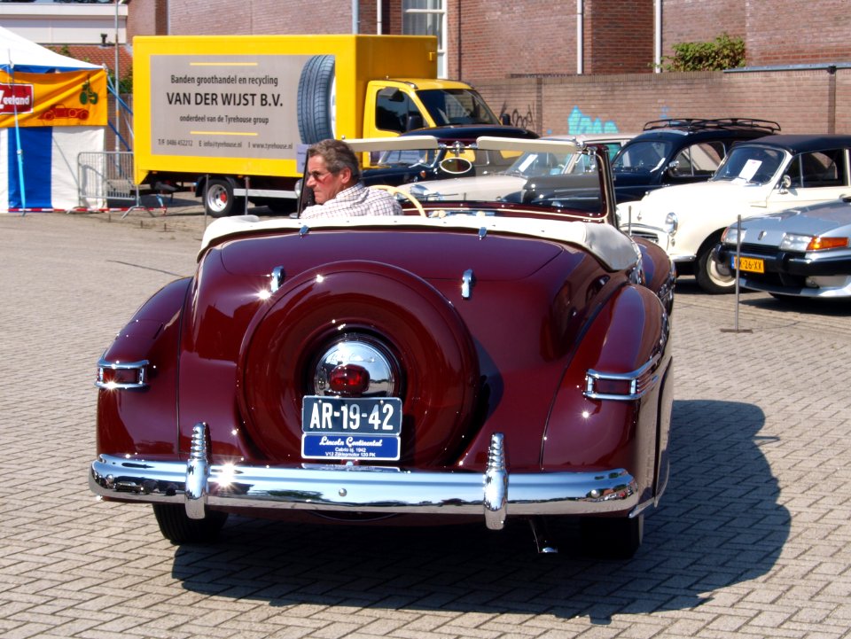 Lincoln Continental Cabriolet photo-47