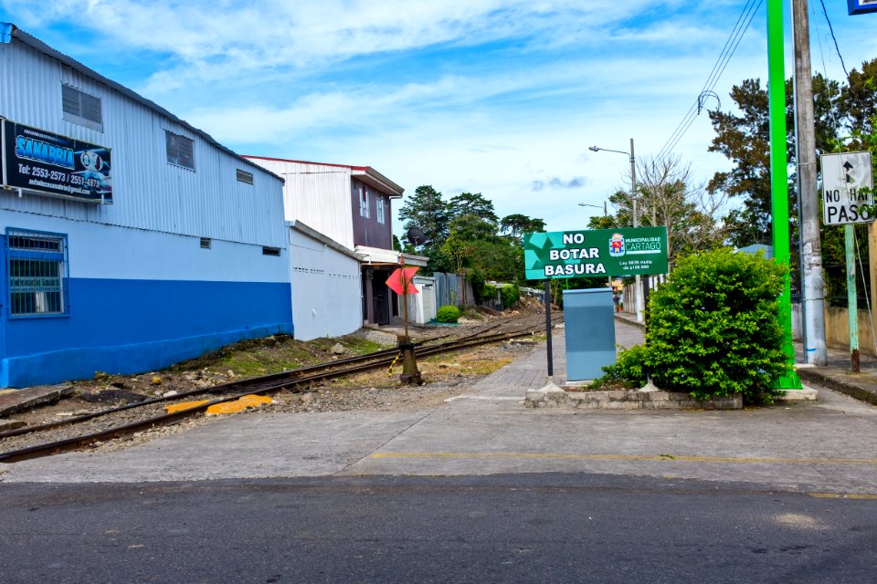 Linea de INCOFER en Cartago Costa Rica