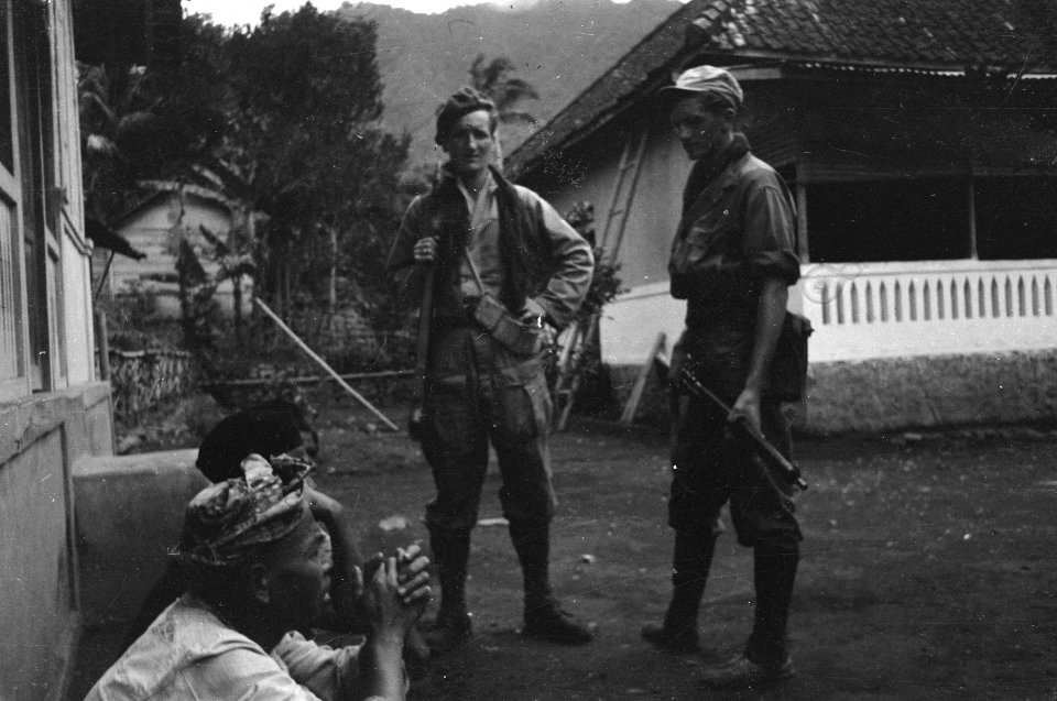 Linggadjati De rondzwervende TNI-benden, die de order Staakt het vuren met vo, Bestanddeelnr 361-4-4