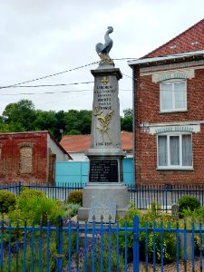 Linghem (Pas-de-Calais) monument aux morts