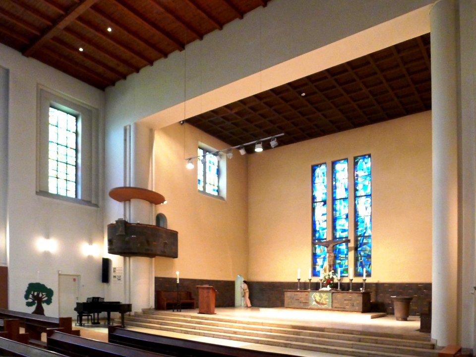 Lindenkirche (Berlin) Chor mit Kanzel