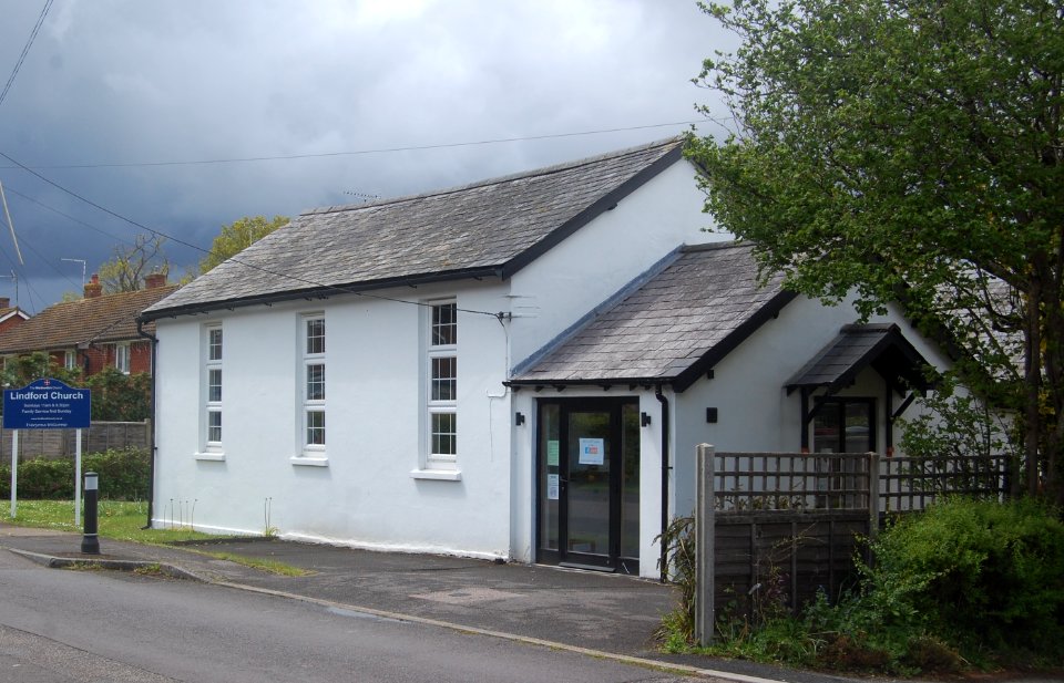 Lindford Methodist Church, Chase Road, Lindford (May 2021) (2)
