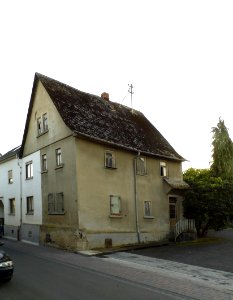 Lindenholzhausen, Kirchfelder Straße 19